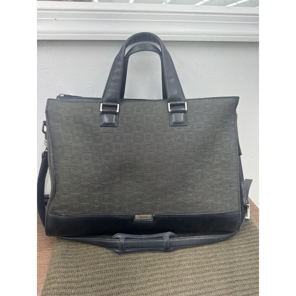 TUMI BUSINESS TOTE BAG (PU300THRIFTY